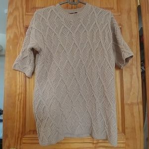 Short sleeved sweater